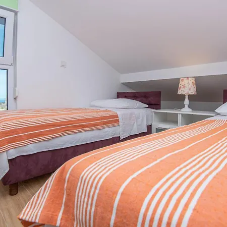 Pajo 2 Apartment Primosten