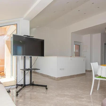 Pajo 2 アパート *